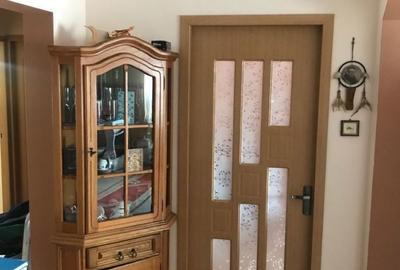 Apartament cu 3 camere decomandat în Micro 2 - 3
