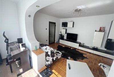 Etaj 1 , 2 camere Sagului - amenajat- centrala proprie - 11