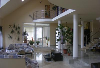 Casă individuală cu 7 camere cu Canalizare în Sângeorgiu de Mureș - 3