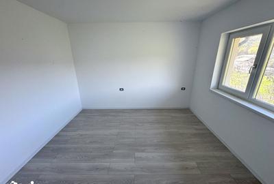 Casă cu 4 camere cu Teren 150 Mp în Tomești - 5