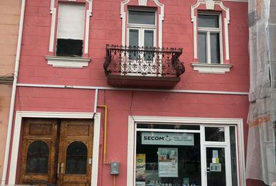 Spațiu comercial, de 60 mp, în Central - 3