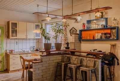 Locuinta cu caracter,doua niveluri,4 camere,terasa,garaj,curte,Centru Istoric Br - 12