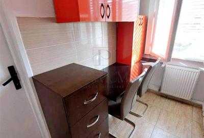 MEDICINA - ETAJ 3 - DECOMANDAT - 4 CAMERE - DEBARA - CENTRALA PROPRIE - CLIMA - 7