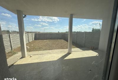Casă cu 5 camere cu Teren 270 Mp în Fratelia - 5