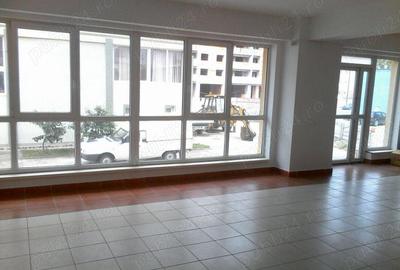 Spațiu comercial, de 92 mp, în Central