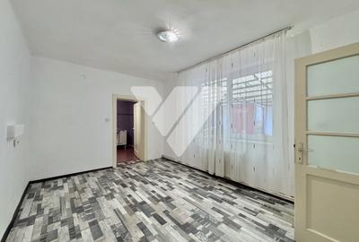 Casă individuală cu 8 camere cu Canalizare în Central - 9