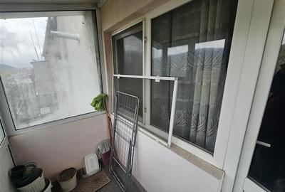 Apartament cu 2 camere semidecomandat, mobilat în Micro I - 9