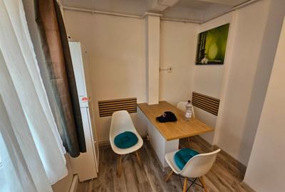 Garsonieră decomandată în Plopilor - 10