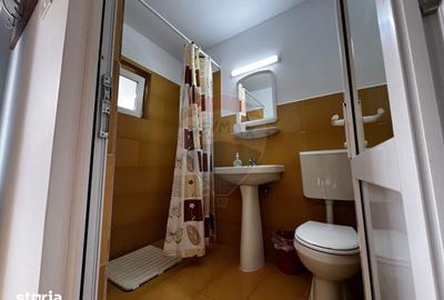 Casă cu 9 camere cu Teren 480 Mp în Limanu - 5