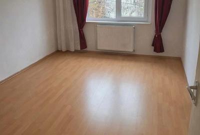 Apartament cu 3 camere decomandat în Central - 1