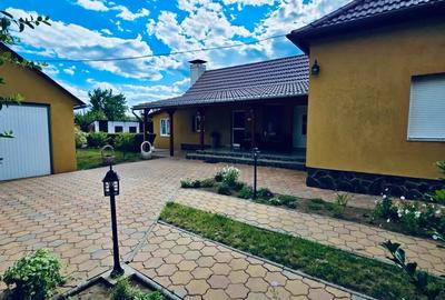 Casă cu Teren 1033 Mp în Macea