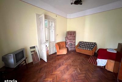 Casă cu 3 camere cu Teren 385 Mp în Titulescu - 14