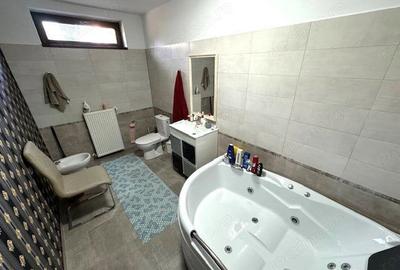 Casă cu 6 camere cu Teren 302 Mp în Central - 4