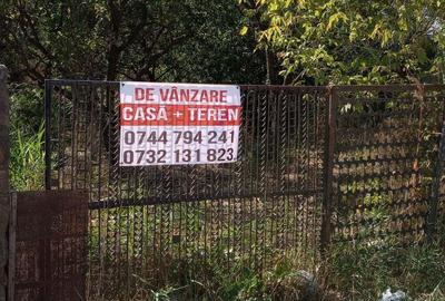 Casă cu 4 camere cu Teren 1400 Mp în Central