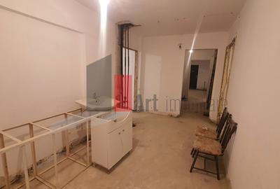 Apartament cu 4 camere decomandat în Tineretului - 2