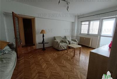 Apartament cu 3 camere semidecomandat în Central - 1