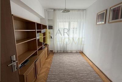 Apartament cu 3 camere, mobilat în Republicii - 9
