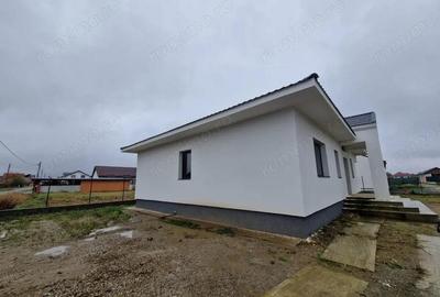 Casa moderna confortabila, in Mocira, perfecta pentru familie - 3