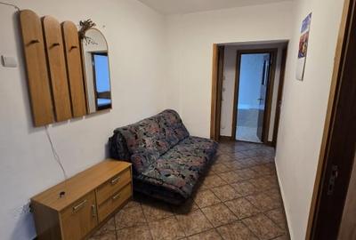 Apartament spatios zona 9 mai - 11