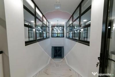 Spațiu comercial, de 2,300 mp, în Central - 3