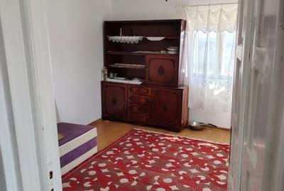 Casă cu 3 camere în Garoafa