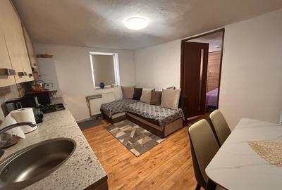 Casa cu 2 camere in curte comuna, zona Garii, 135000 Eur