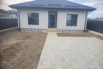 Casă cu Teren 400 Mp în Cordun - 2
