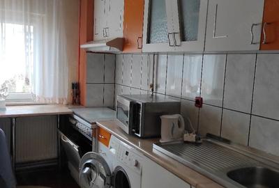 Apartament cu 2 camere decomandat în 22 Decembrie - 7