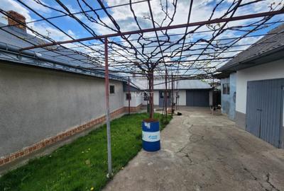 Casă cu 4 camere cu Garaj în Central - 17
