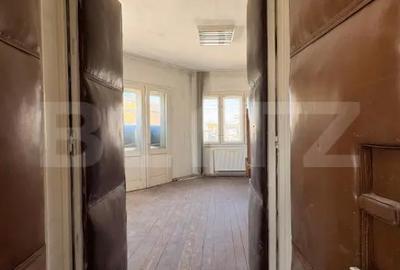 Spațiu comercial, de 1,200 mp, în Central - 12