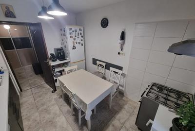 Apartament zona Poarta 6 - 6