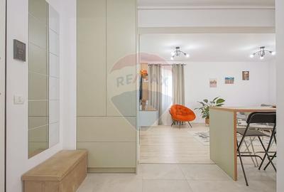 Apartament cu 2 camere semidecomandat în Tractorul - 4