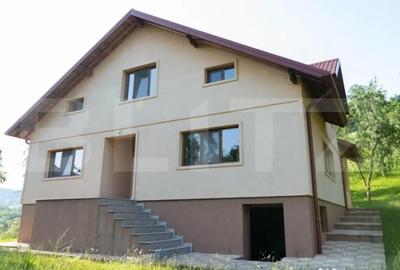 Casă cu 7 camere cu Teren 3000 Mp în Central - 9