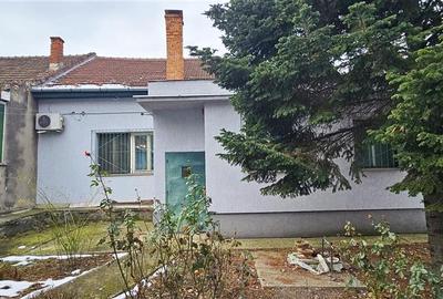 Casă cu 3 camere cu Canalizare în Aeroport - 32