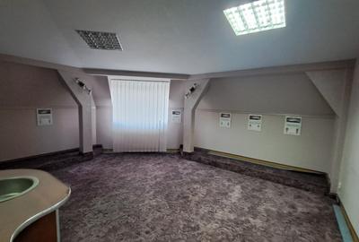 Birou, de 400 mp, în Dacia - 54