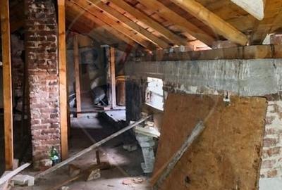 Apartament cu 5 camere nedecomandat în Central