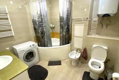 Apartament cu 3 camere semidecomandat în Brașovul Vechi