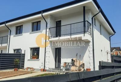Duplex cu 4 camere cu Canalizare în Miroslava - 2