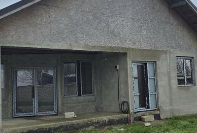 Casă cu 4 camere în Cazasu - 5