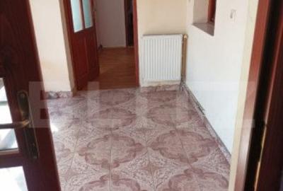 Casa de vanzare cu 5 camere - 2