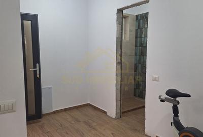 Casă cu 4 camere cu Canalizare în Central - 6