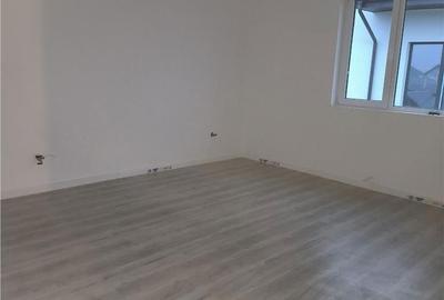 Casă cu 5 camere cu Teren 330 Mp în Central - 6