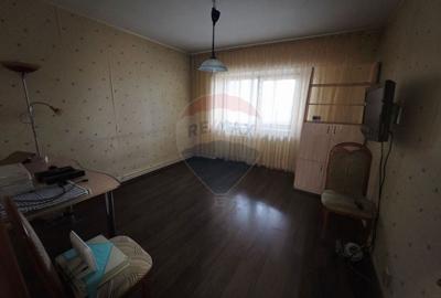 Apartament cu 2 camere de vanzare in zona 1 Mai - 12