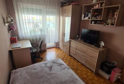 Apartament cu 2 camere decomandat în Carei - 4