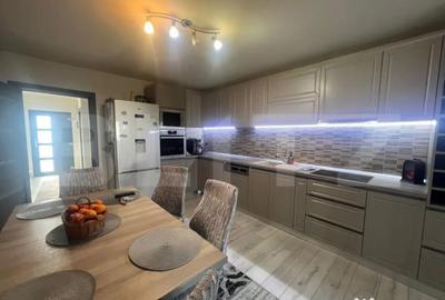 Casă cu 4 camere cu Teren 357 Mp în Sângeorgiu de Mureș