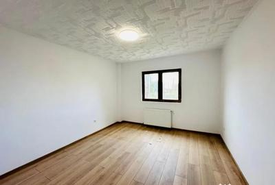 Casă cu 5 camere cu Teren 450 Mp în Central - 1