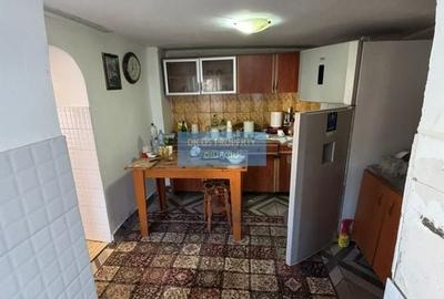 De Vânzare - Casă, Strada Griviței - 2