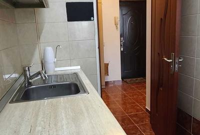 Garsonieră decomandată în Runcu - 5