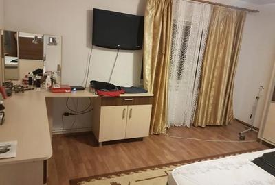 Casă cu 5 camere cu Teren 294 Mp în Central - 1