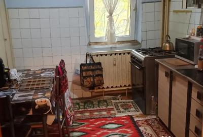 Apartament cu 4 camere decomandat în Uverturii - 4